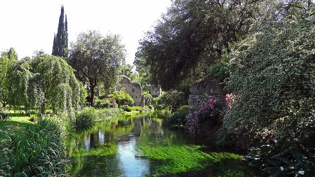 ninfa gardens